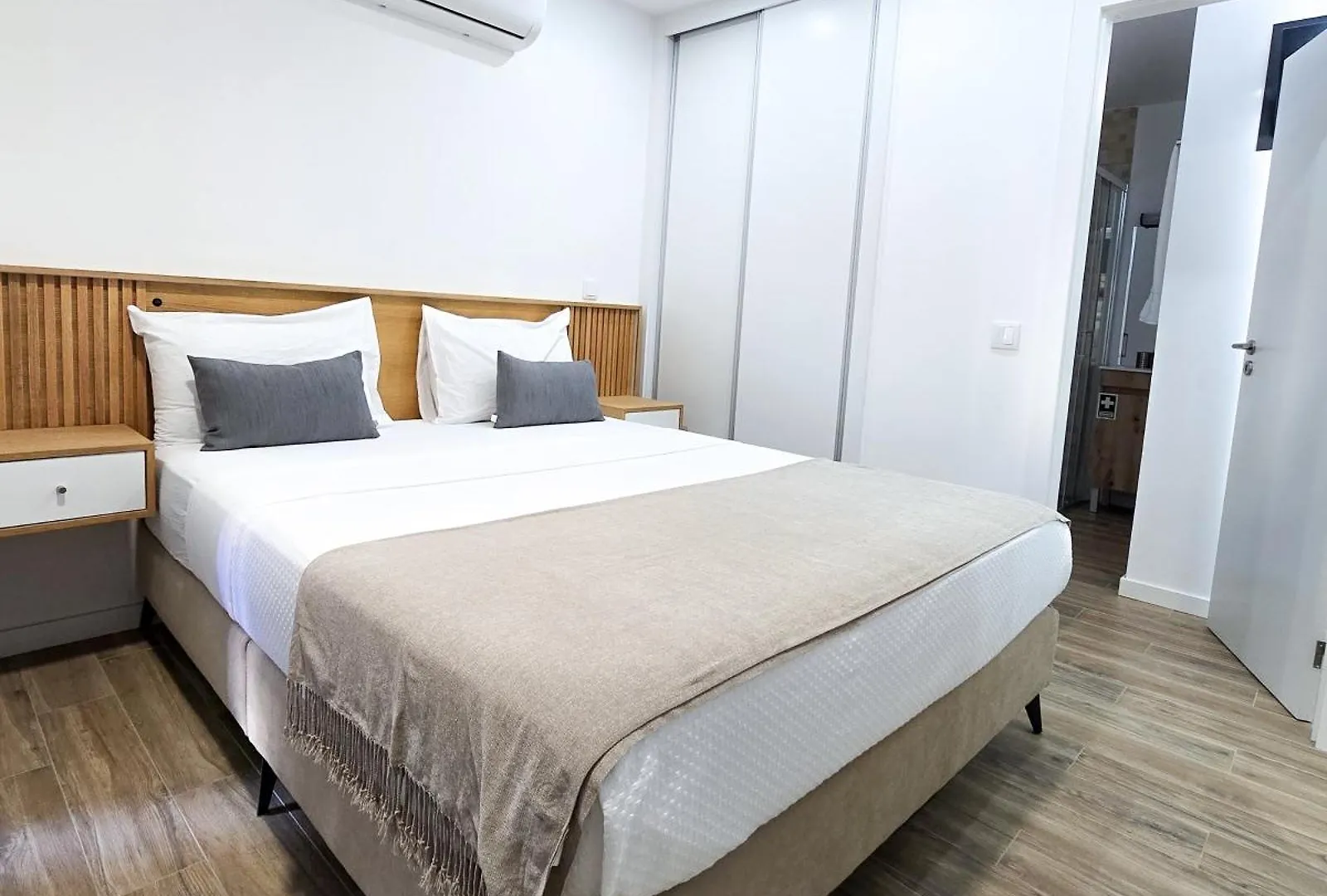 S A L - Beach Apartments Canical 0*, 카니살